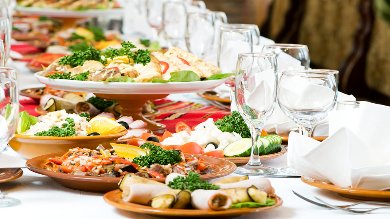 4 Benefits of Hiring Business Catering for Your Corporate Events